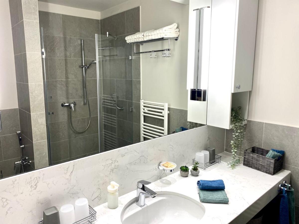 Atrium Apartman Heviz Mit Panoramaterrasse Und Tiefgarage Eksteriør bilde