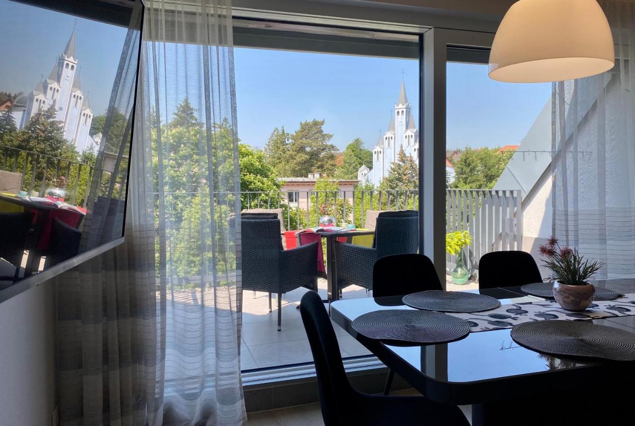 Atrium Apartman Heviz Mit Panoramaterrasse Und Tiefgarage Eksteriør bilde