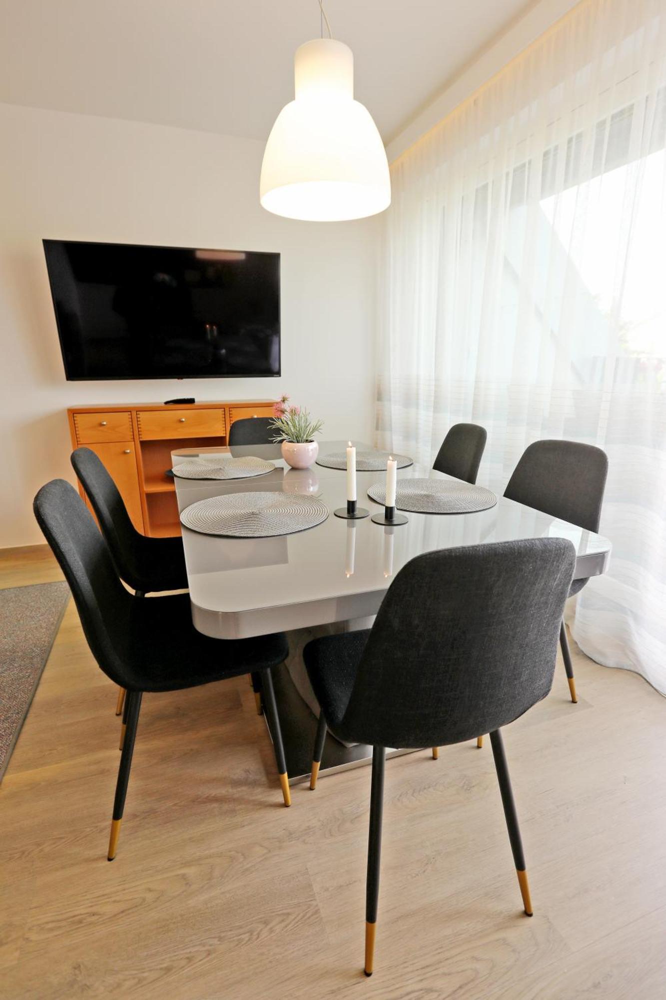 Atrium Apartman Heviz Mit Panoramaterrasse Und Tiefgarage Eksteriør bilde