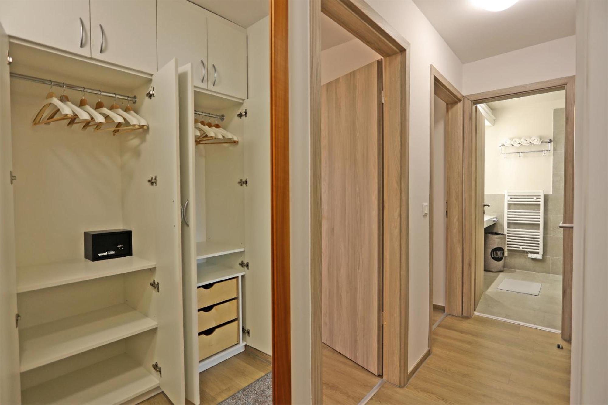 Atrium Apartman Heviz Mit Panoramaterrasse Und Tiefgarage Eksteriør bilde